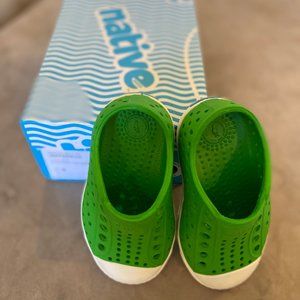 Native Shoes, Jefferson, Grasshopper Green/Shell White 5T in original box